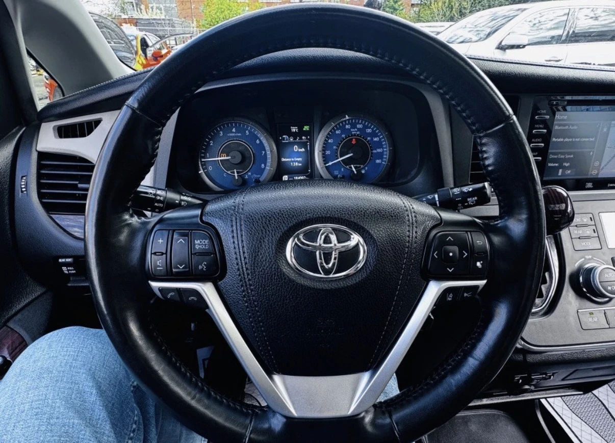 Toyota Sienna LIMITED * AWD * ��� ��������� * CARFAX *  | Mobile.bg � ����������� 4