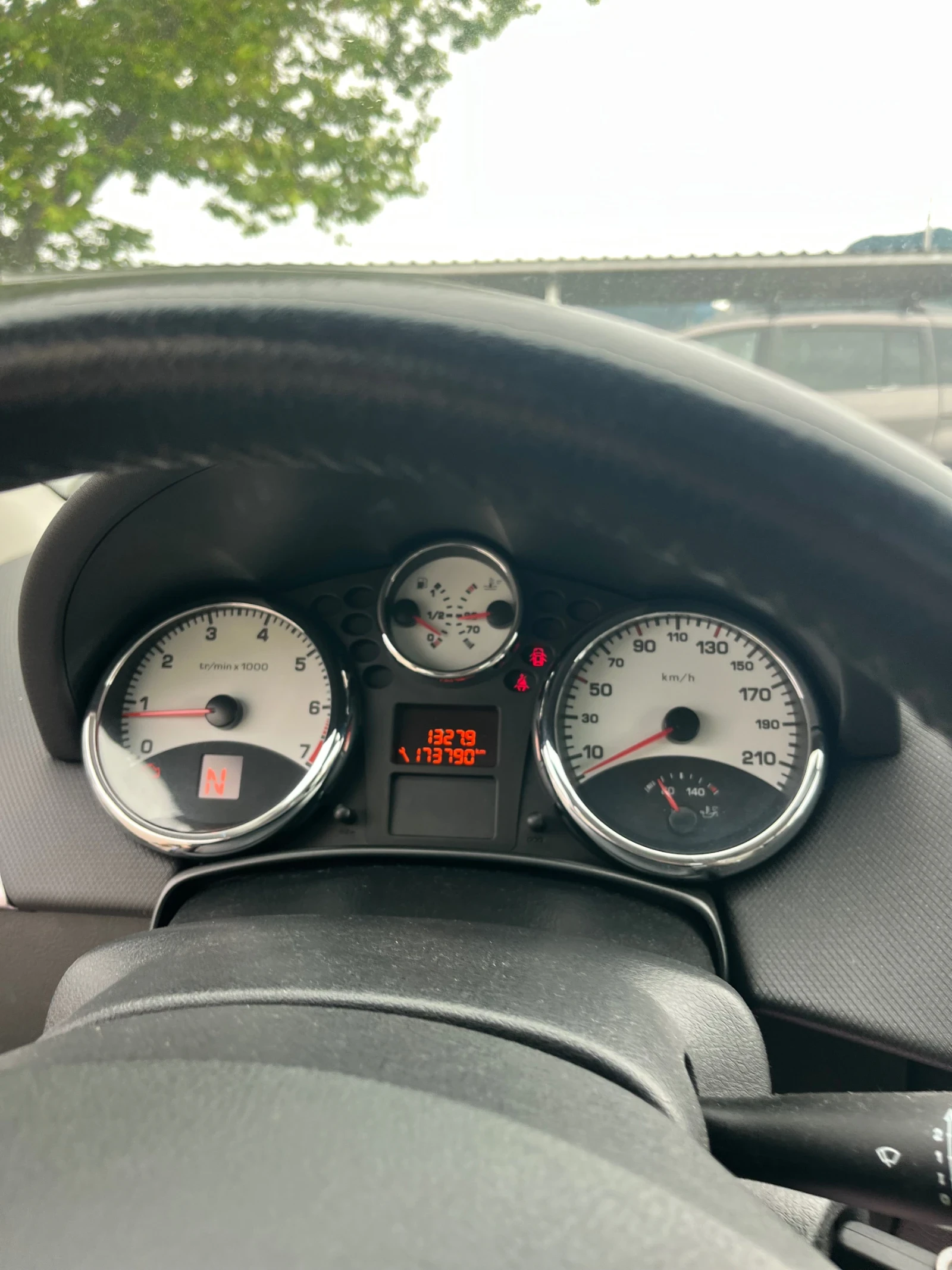 Peugeot 207 Автоматик, снимка 7 - Автомобили и джипове - 54898088