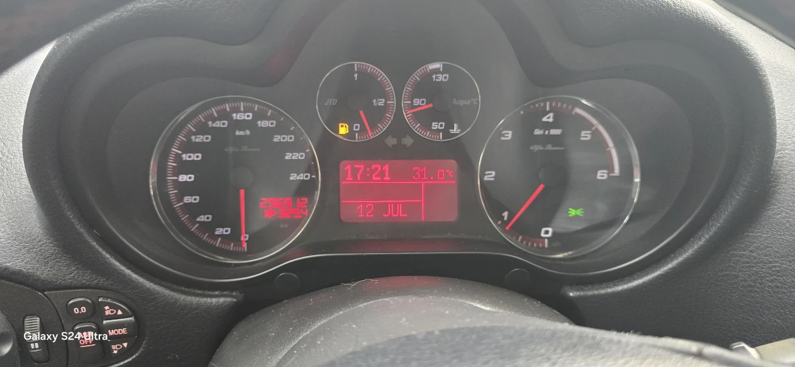 Alfa Romeo 147 1.9 jtdm, снимка 12 - Автомобили и джипове - 55241631