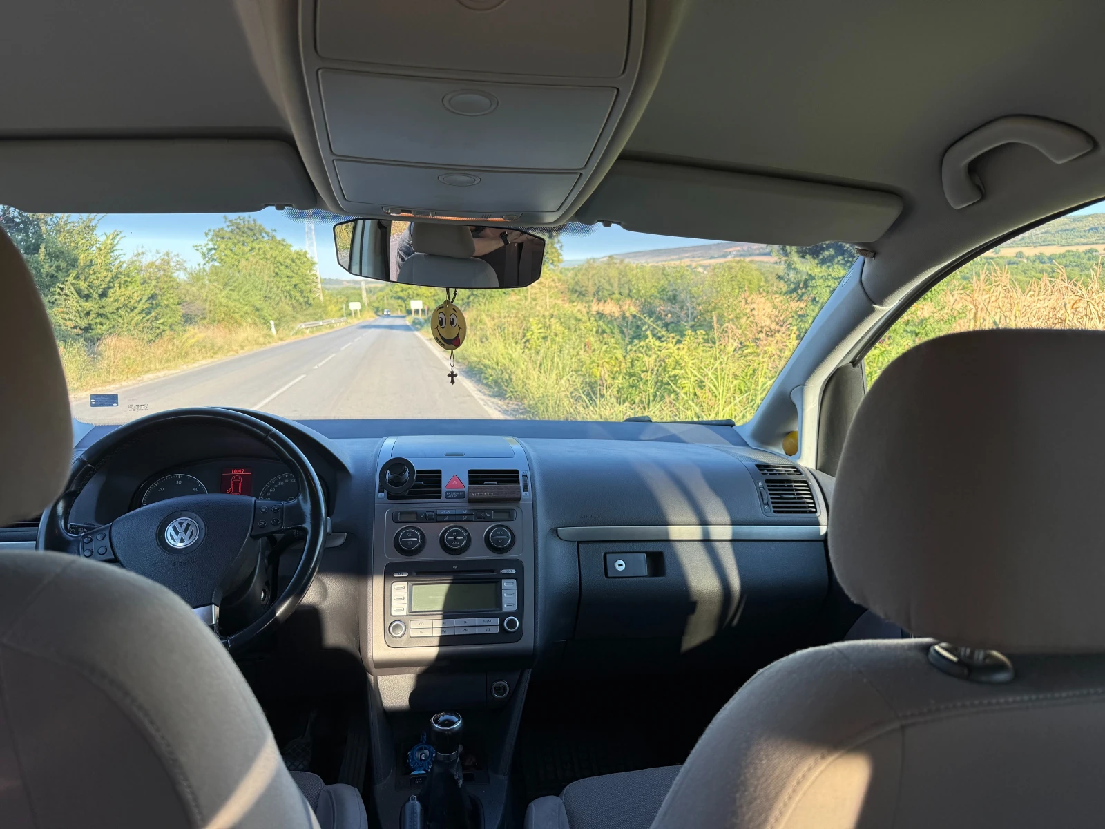 VW Touran, снимка 6 - Автомобили и джипове - 55779669