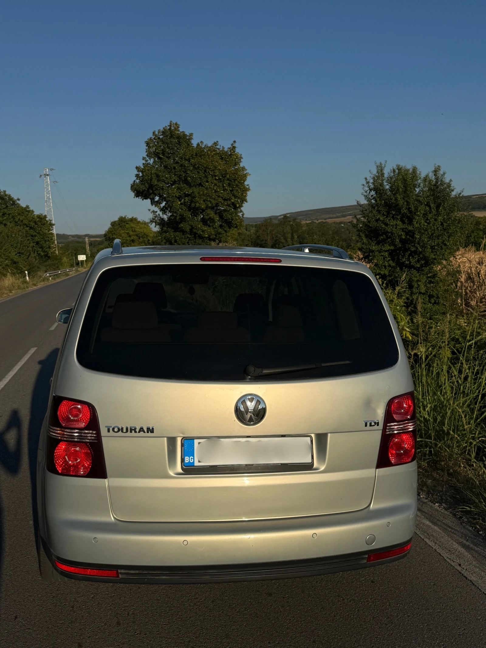 VW Touran, снимка 3 - Автомобили и джипове - 55779669