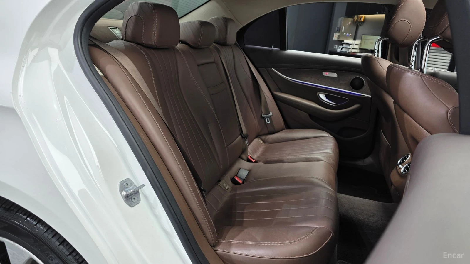 Mercedes-Benz E 220 d Exclusive * ����������* * ���� �� ��*  | Mobile.bg � ����������� 11