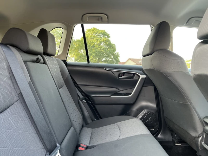 Toyota Rav4 * АвтоКредит* (ЦЕНА ДО БГ), снимка 8 - Автомобили и джипове - 53274907