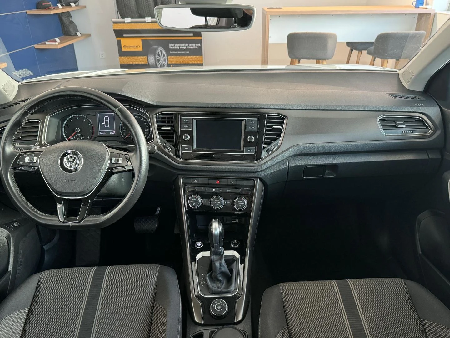 VW T-Roc VW T- Roc Design 2.0 TSI 4MOTION BMT - изображение 5