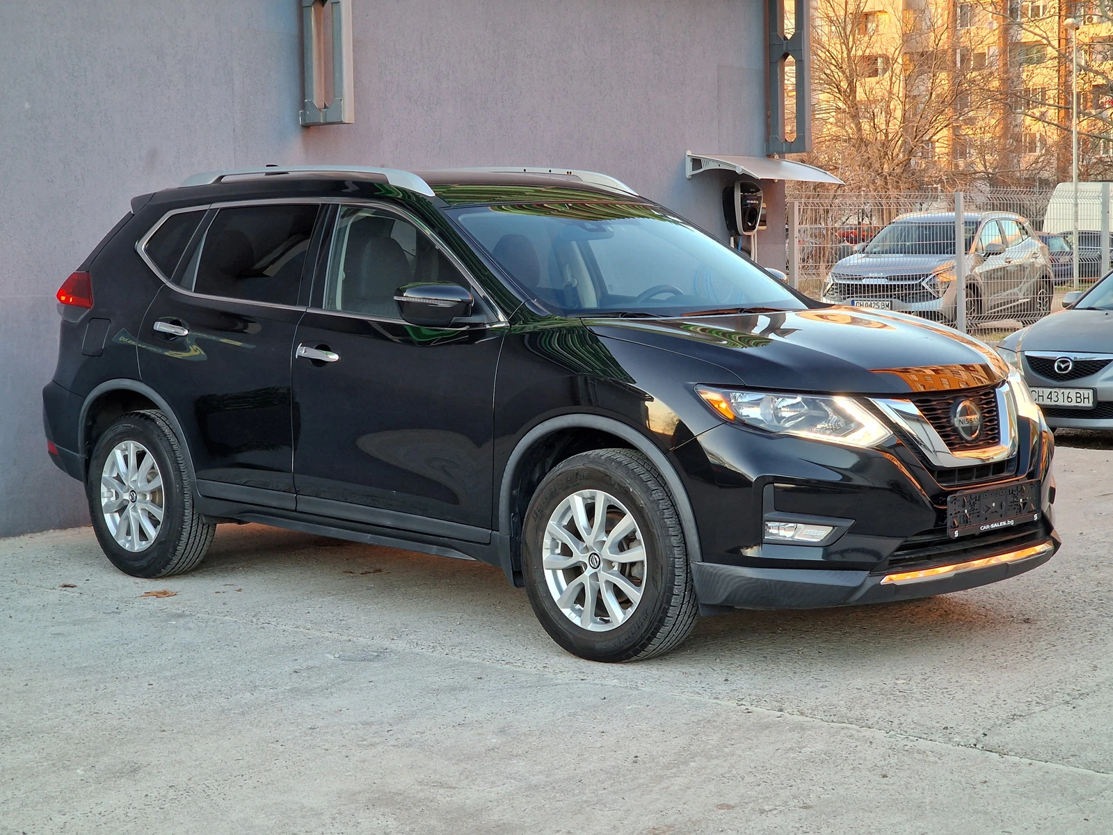 Nissan Rogue 2.5 SV 4X4 - изображение 2