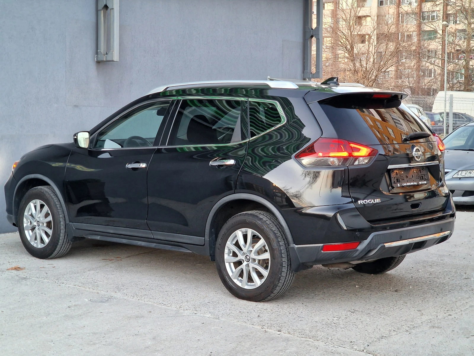 Nissan Rogue 2.5 SV 4X4 - изображение 6