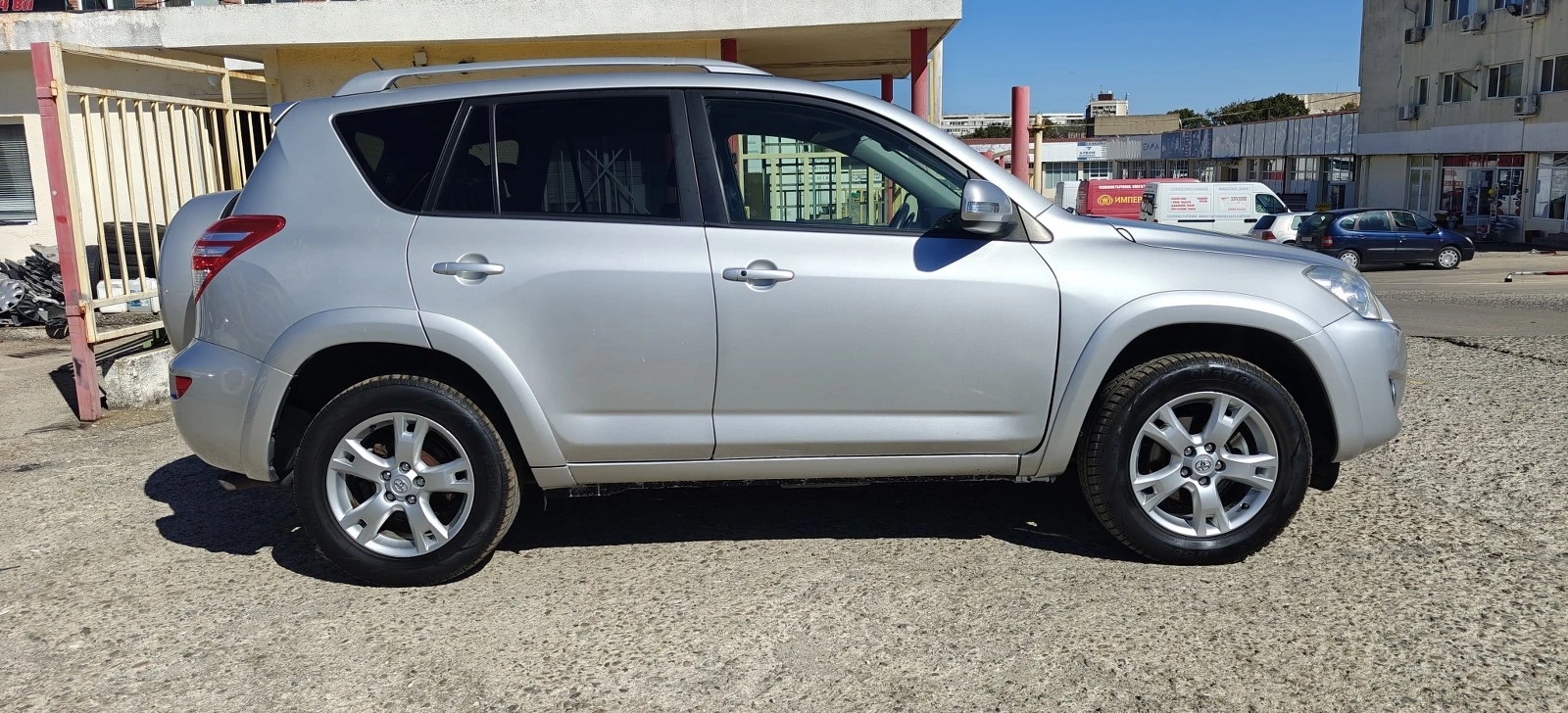 Toyota Rav4 2.0i-10гАвтFACE - изображение 8