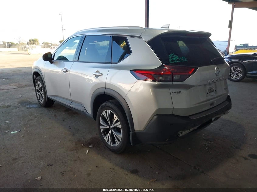 Nissan Rogue Sv Fwd, снимка 3 - Автомобили и джипове - 54032478