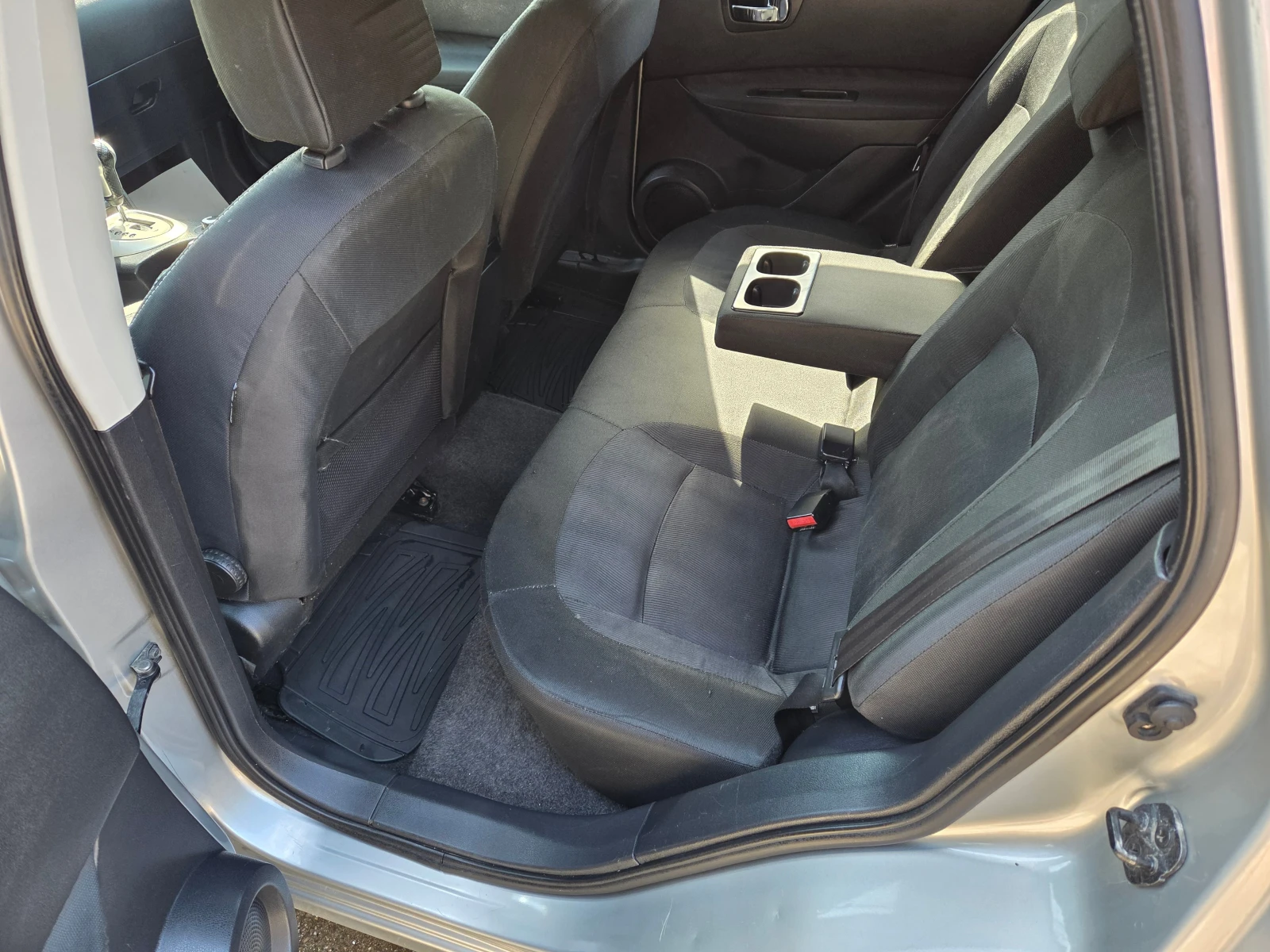 Nissan Qashqai 2.0DCI/4x4/Facelift/Avtomat, снимка 8 - Автомобили и джипове - 54378852