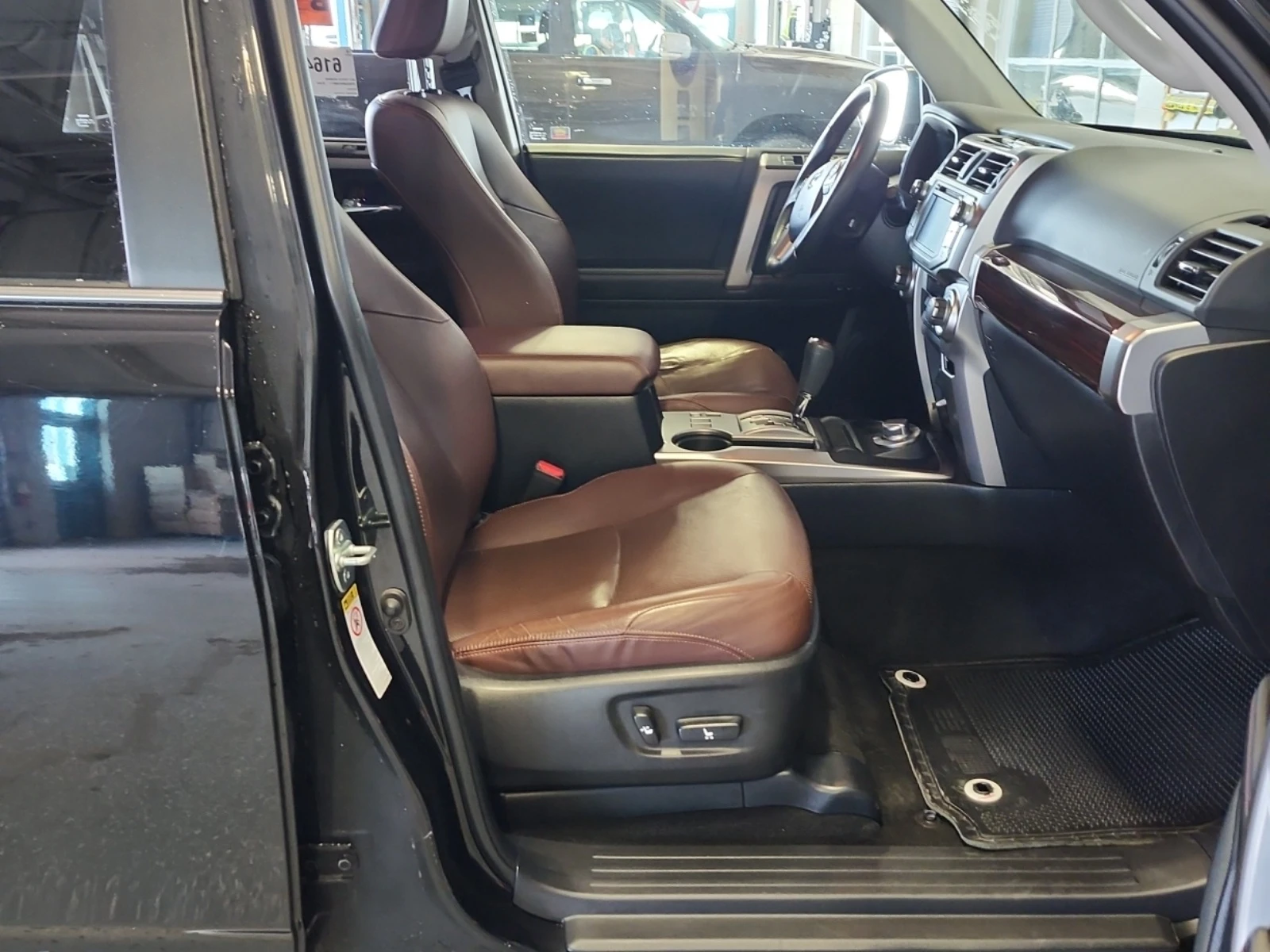 Toyota 4runner LIMITED 4.0 V6 * * CARFAX * * АВТО КРЕДИТ * * , снимка 7 - Автомобили и джипове - 54422698