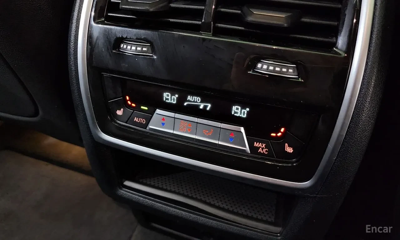 BMW X6 xDrive40i | HARMAN&K| HUD| M Exhaust| SOFT| LASER, снимка 17 - Автомобили и джипове - 55588733
