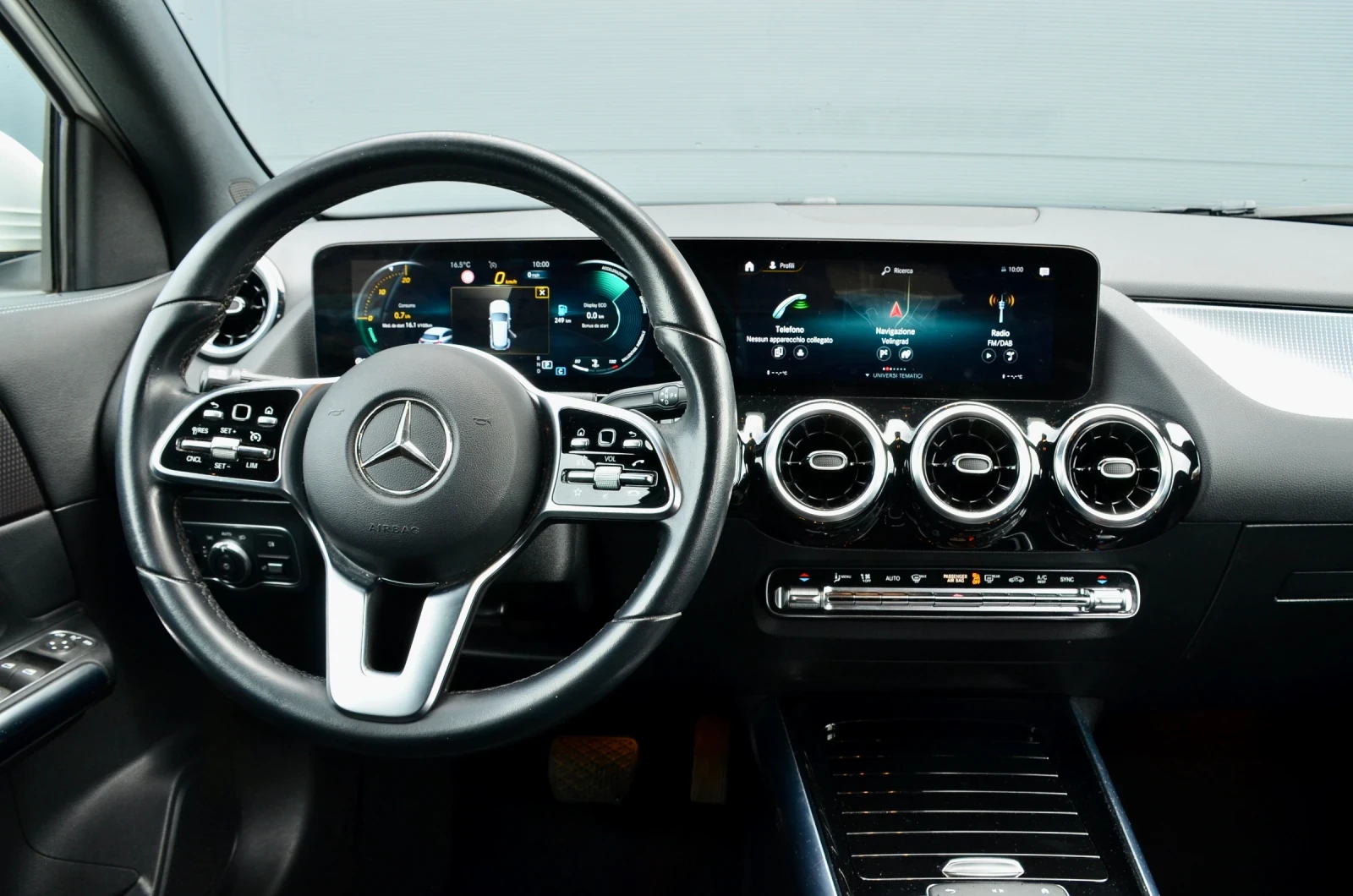 Mercedes-Benz GLA 200 200d 150к.с. Sport Plus Full led, снимка 8 - Автомобили и джипове - 56060693