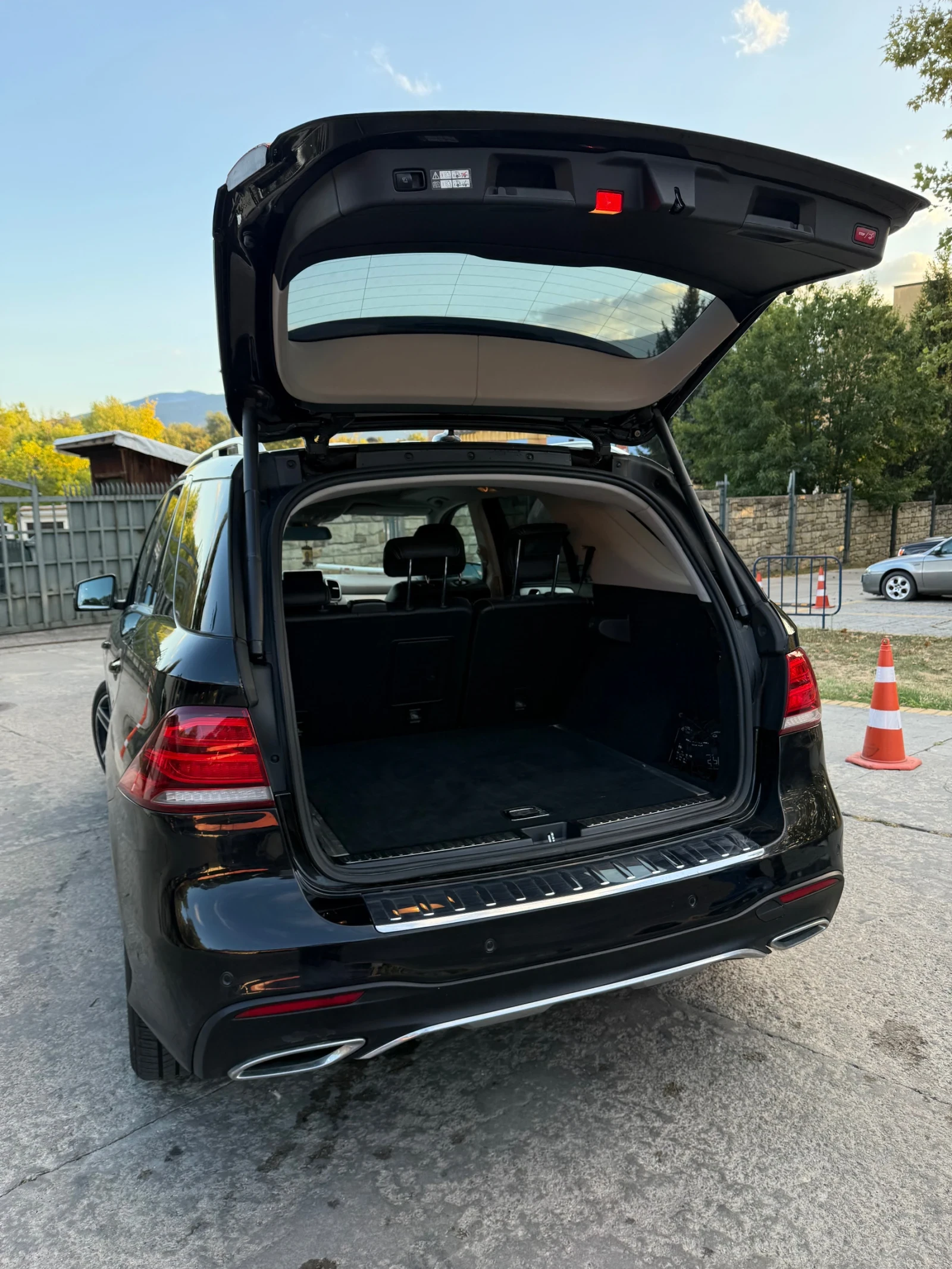 Mercedes-Benz GLE 350, снимка 7 - Автомобили и джипове - 56340923