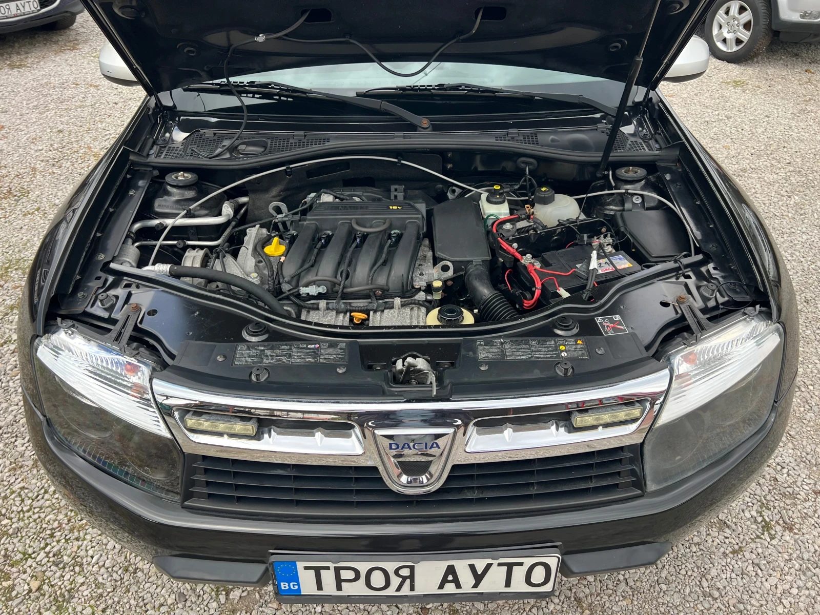 Dacia Duster 1.6i 4x4* ШВЕЙЦАРИЯ* , снимка 17 - Автомобили и джипове - 56708142