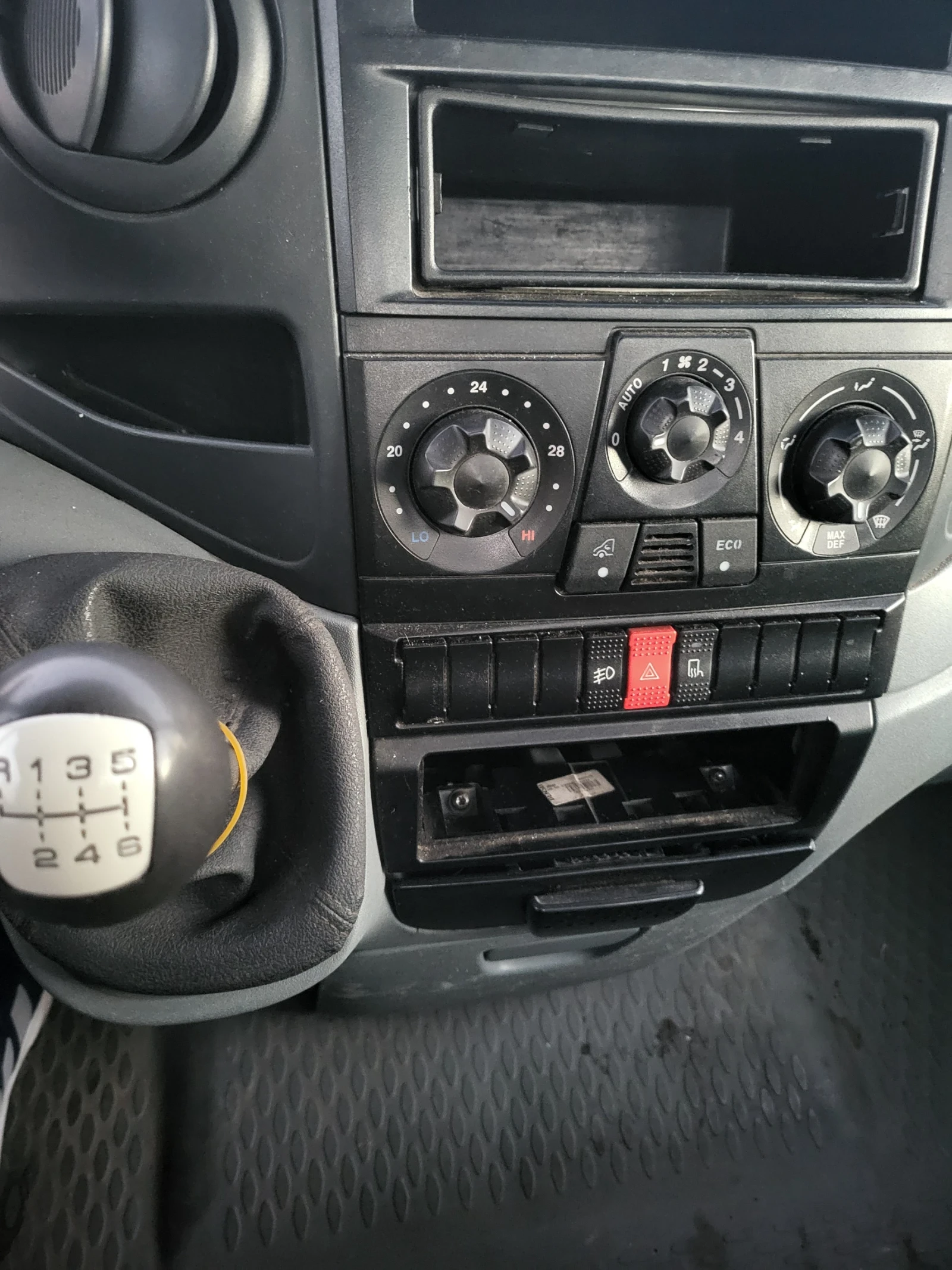 Iveco Daily 35c15 / 3.0D - изображение 6