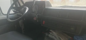 Mercedes-Benz 310, снимка 3