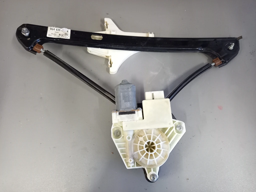 Ел машинка стъкло задна дясна Фолксваген Голф 7 (ч)