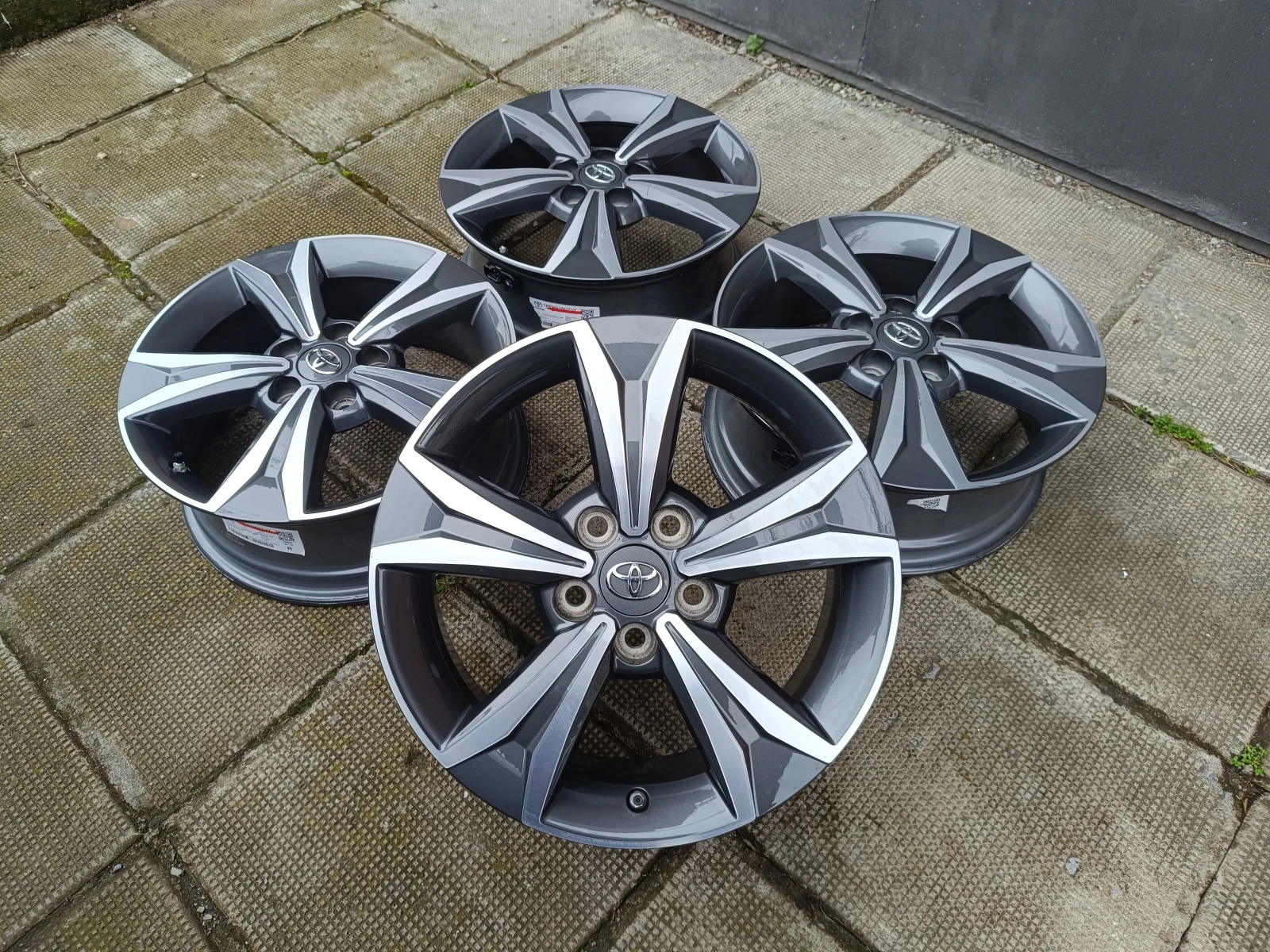 Джанти за Toyota C-HR, снимка 2 - Гуми и джанти - 53966201