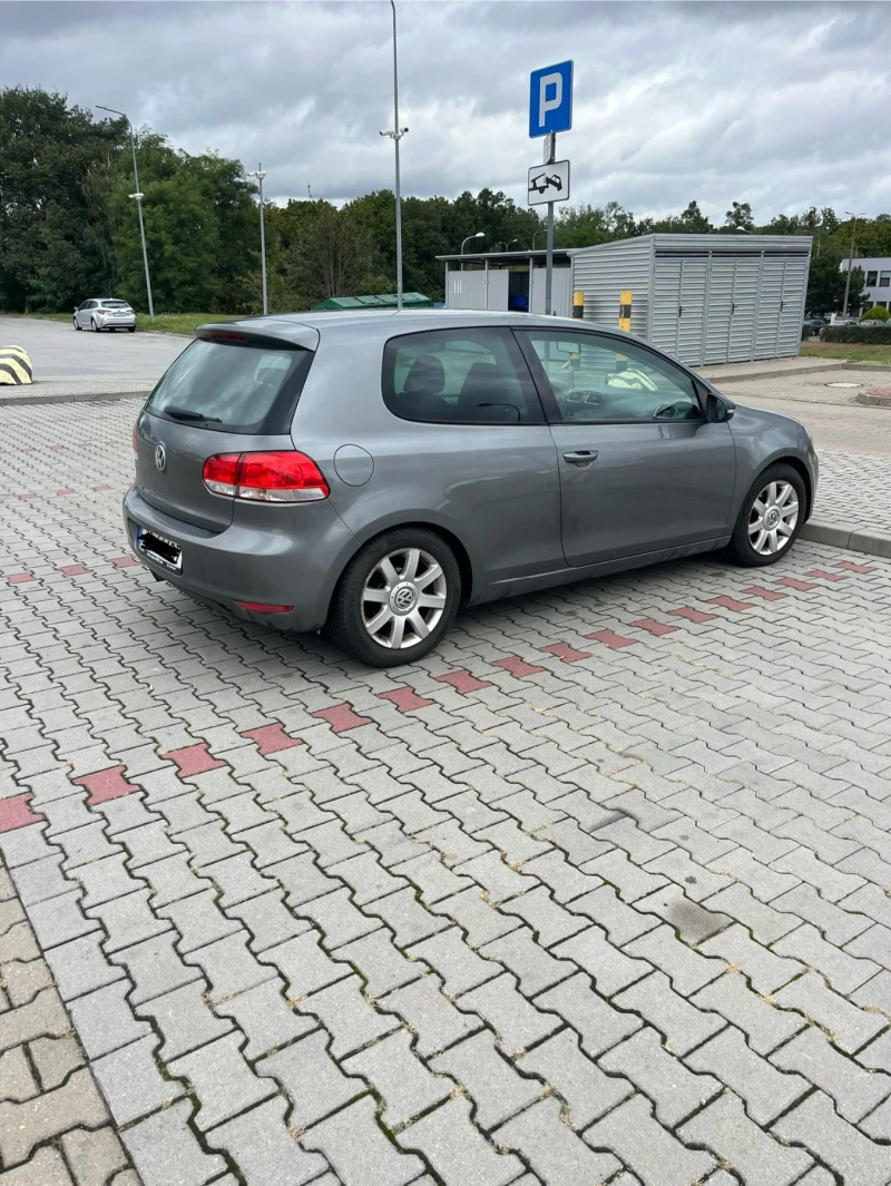 VW Golf 2.0 tdi, снимка 2 - Автомобили и джипове - 47733395