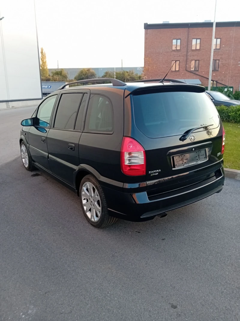 Opel Zafira 2.0т face swiss, снимка 8 - Автомобили и джипове - 47807544