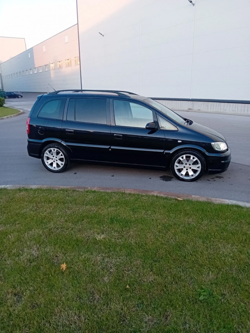 Opel Zafira 2.0т face swiss, снимка 3 - Автомобили и джипове - 47807544