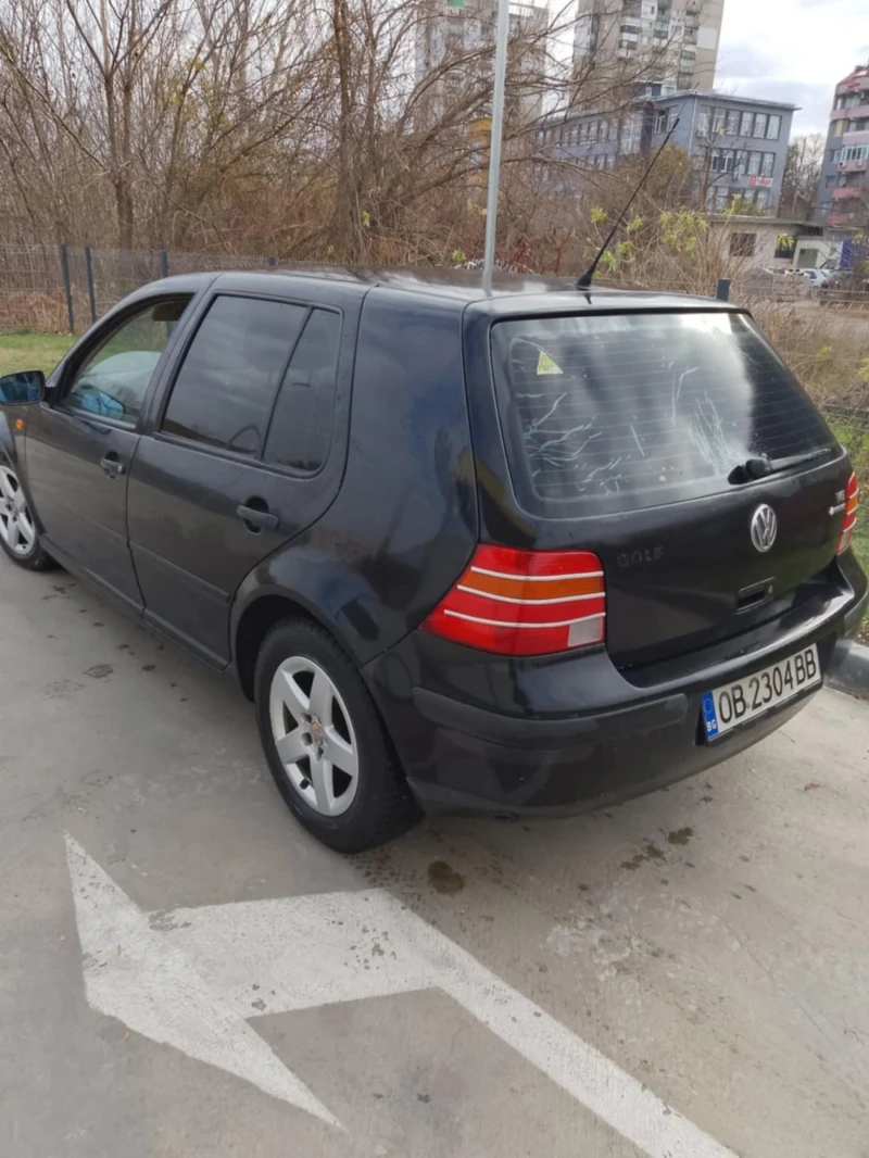 VW Golf 1.6, снимка 5 - Автомобили и джипове - 48127594