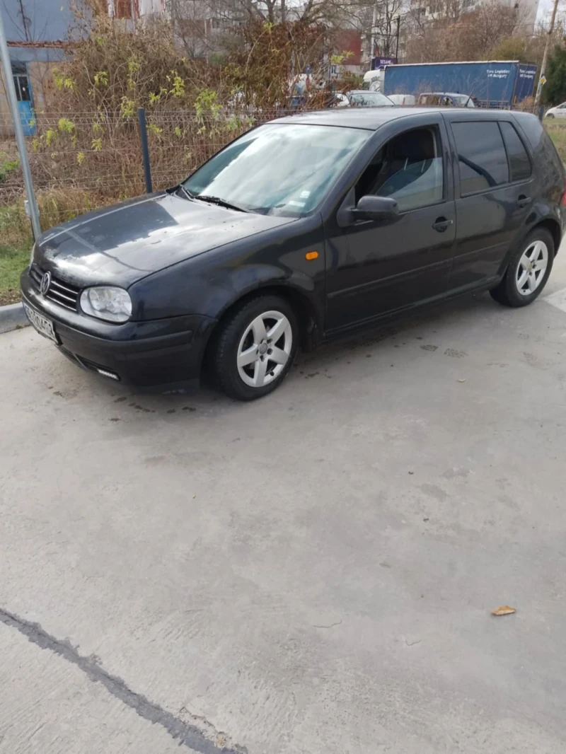 VW Golf 1.6, снимка 1 - Автомобили и джипове - 48127594