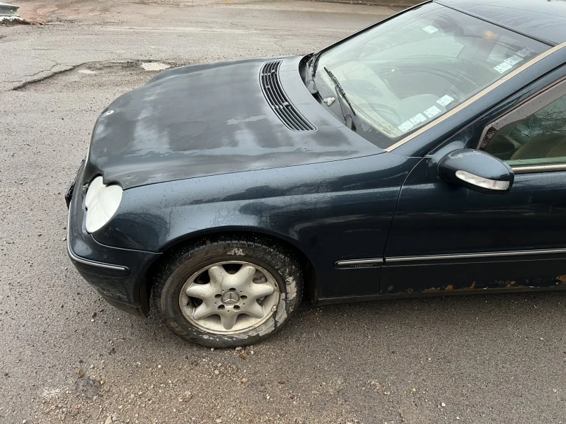 Mercedes-Benz C 220, снимка 7 - Автомобили и джипове - 48276822