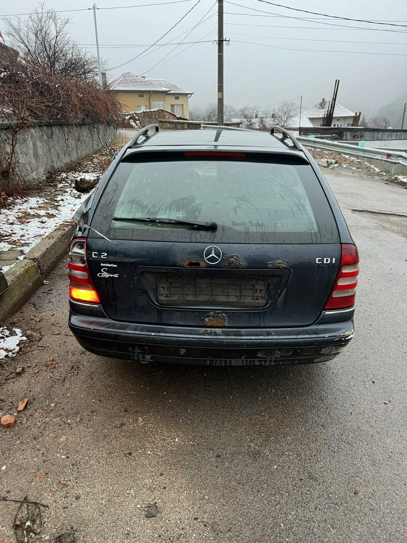 Mercedes-Benz C 220, снимка 4 - Автомобили и джипове - 48276822