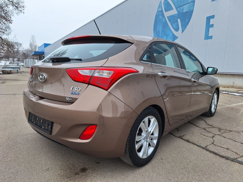 Hyundai I30 1.6 ВСИЧКИ ЕКСТРИ, снимка 3 - Автомобили и джипове - 48733502