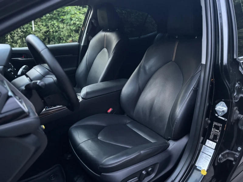 Toyota Camry 2.5 Hybrid, снимка 10 - Автомобили и джипове - 52591250