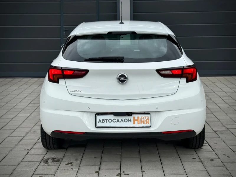 Opel Astra 1.2i * CarPlay* LED* Сервизна История* , снимка 4 - Автомобили и джипове - 51881840