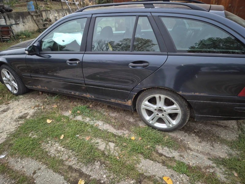 Mercedes-Benz C 220 C220, снимка 3 - Автомобили и джипове - 52088382