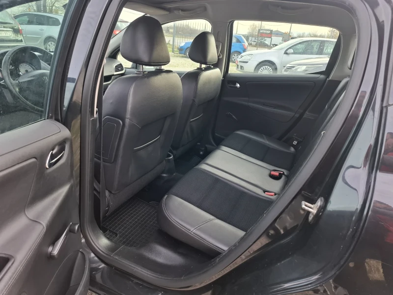 Peugeot 207 1.6 HDI, 110k.c., снимка 12 - Автомобили и джипове - 52723598