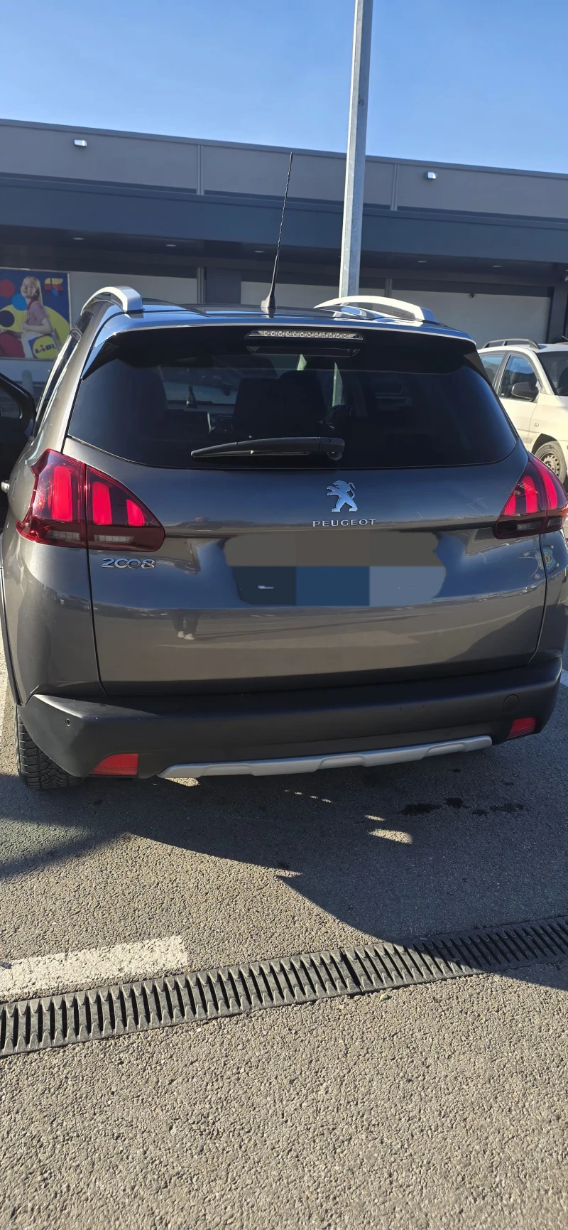 Peugeot 2008, снимка 13 - Автомобили и джипове - 52756518