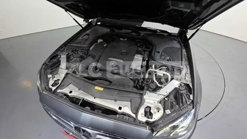 Mercedes-Benz E 200 Mercedes Benz E-Class , 2018, снимка 16 - Автомобили и джипове - 54071661