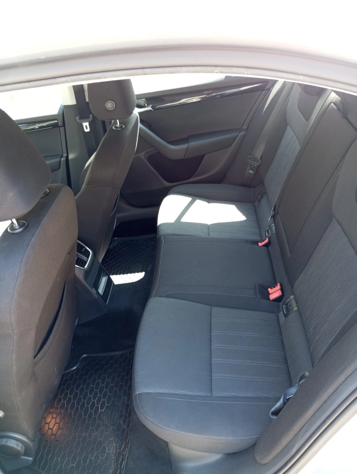 Skoda Octavia 1.6 Tdi - изображение 9