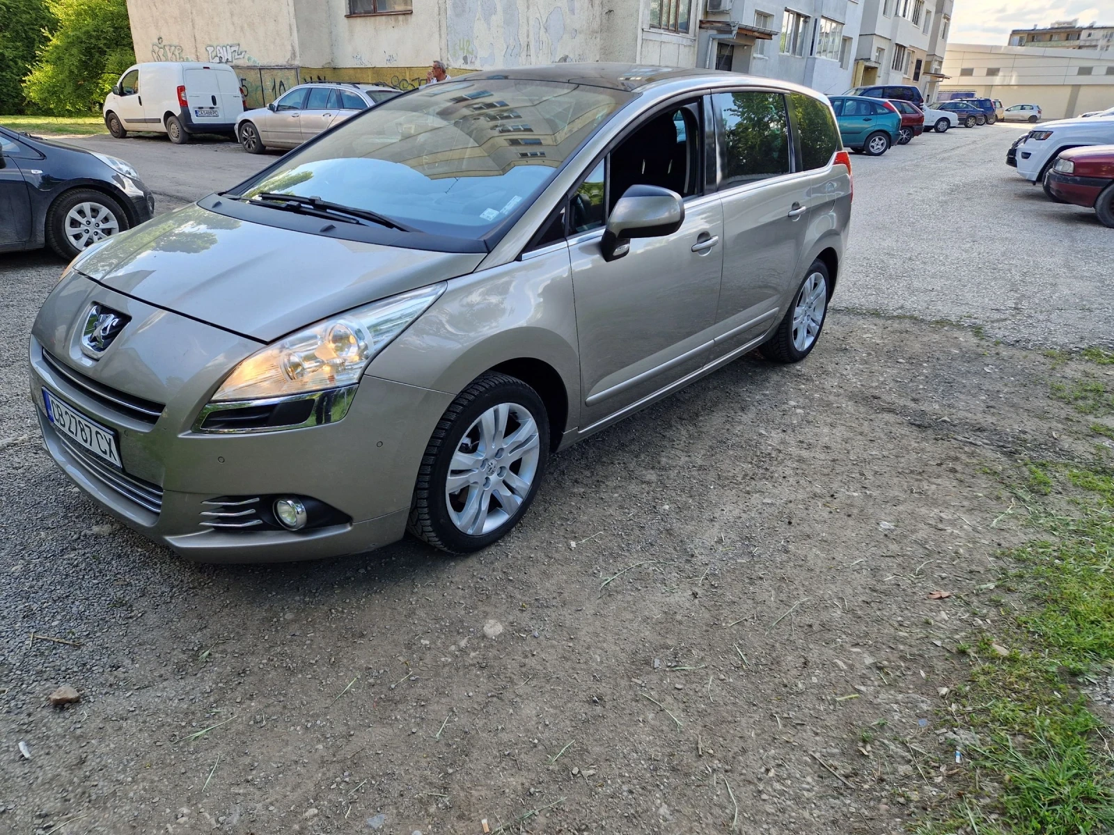 Peugeot 5008 1.6бензин, 156к.с, Евро 5А, седем места, шест скор - изображение 3