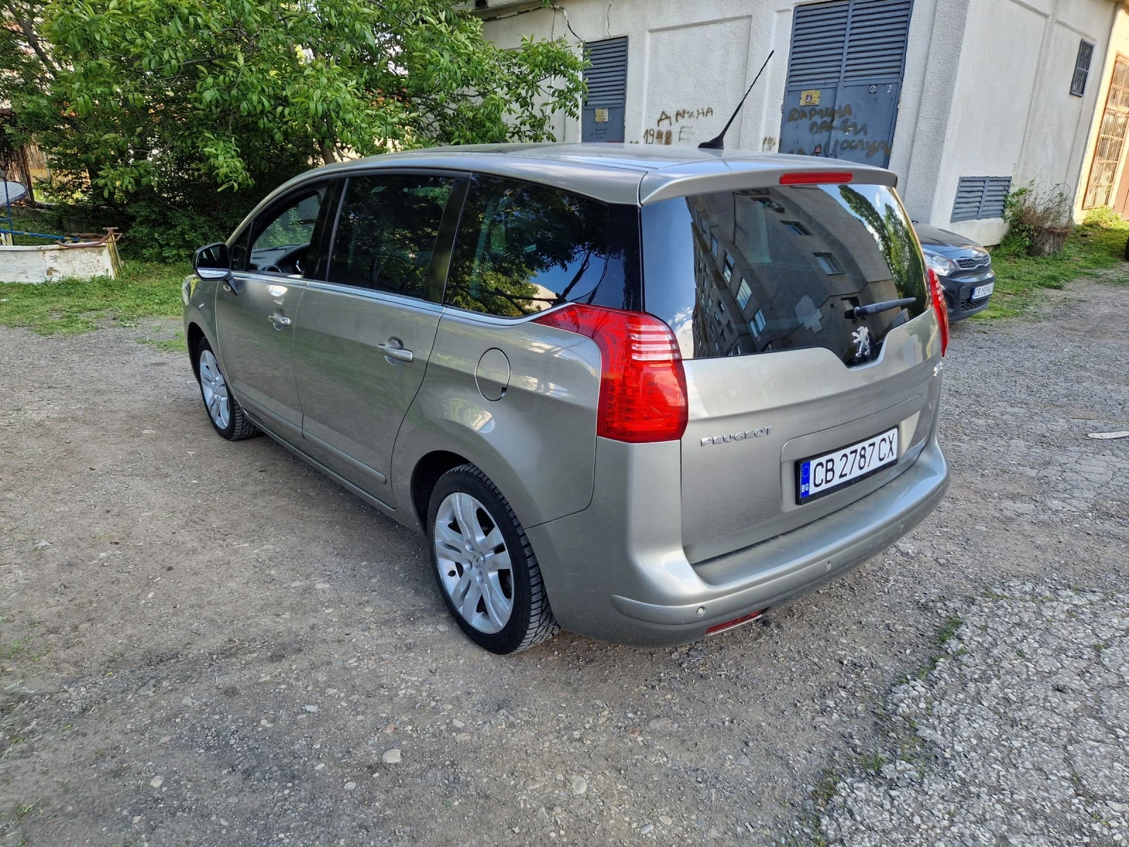 Peugeot 5008 1.6бензин, 156к.с, Евро 5А, седем места, шест скор - изображение 5