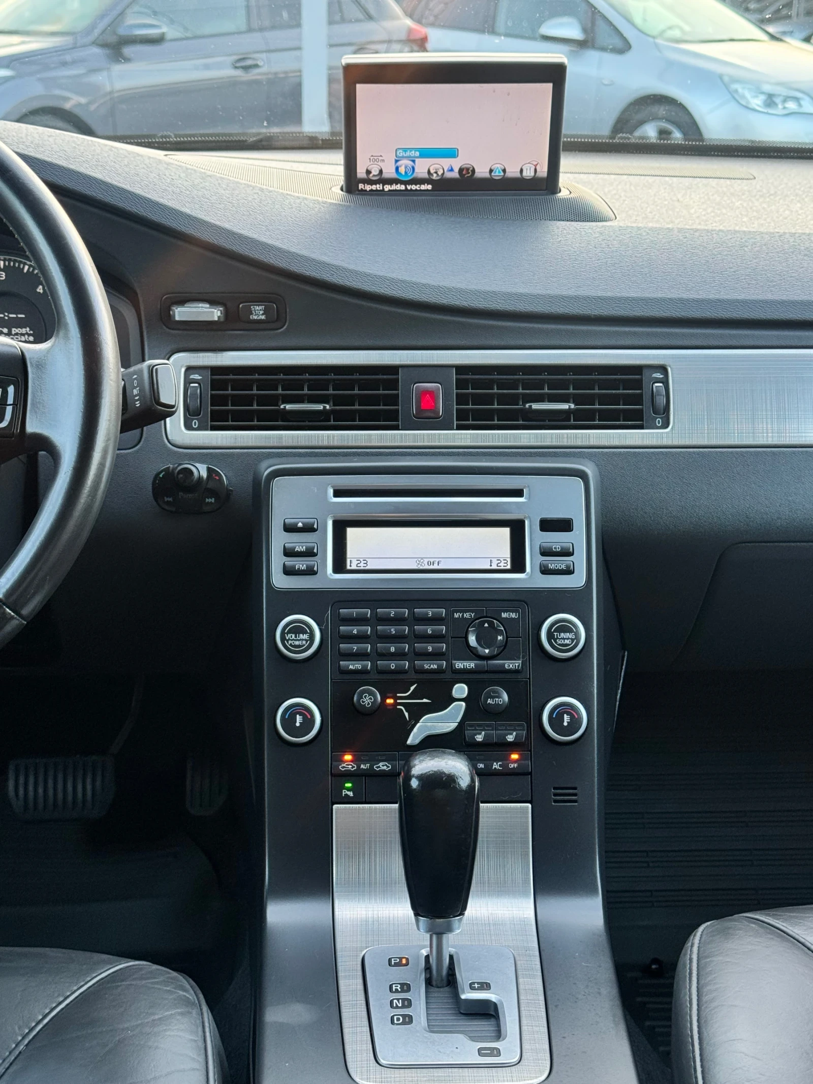 Volvo S80 2.4D5 ИТАЛИЯ АВТОМАТ | Mobile.bg — изображение 11