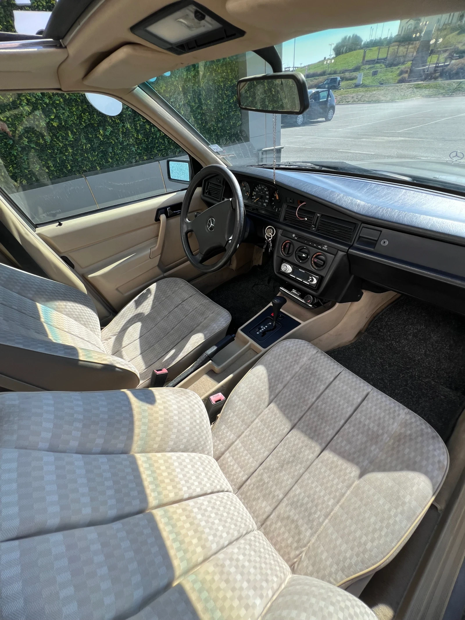 Mercedes-Benz 190  - изображение 6