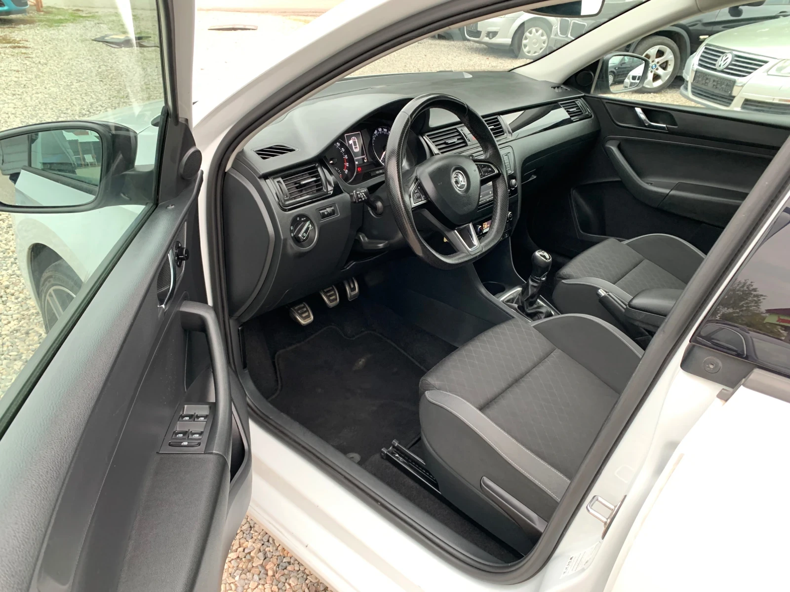 Skoda Rapid 1.6TDI Sport | Mobile.bg   8