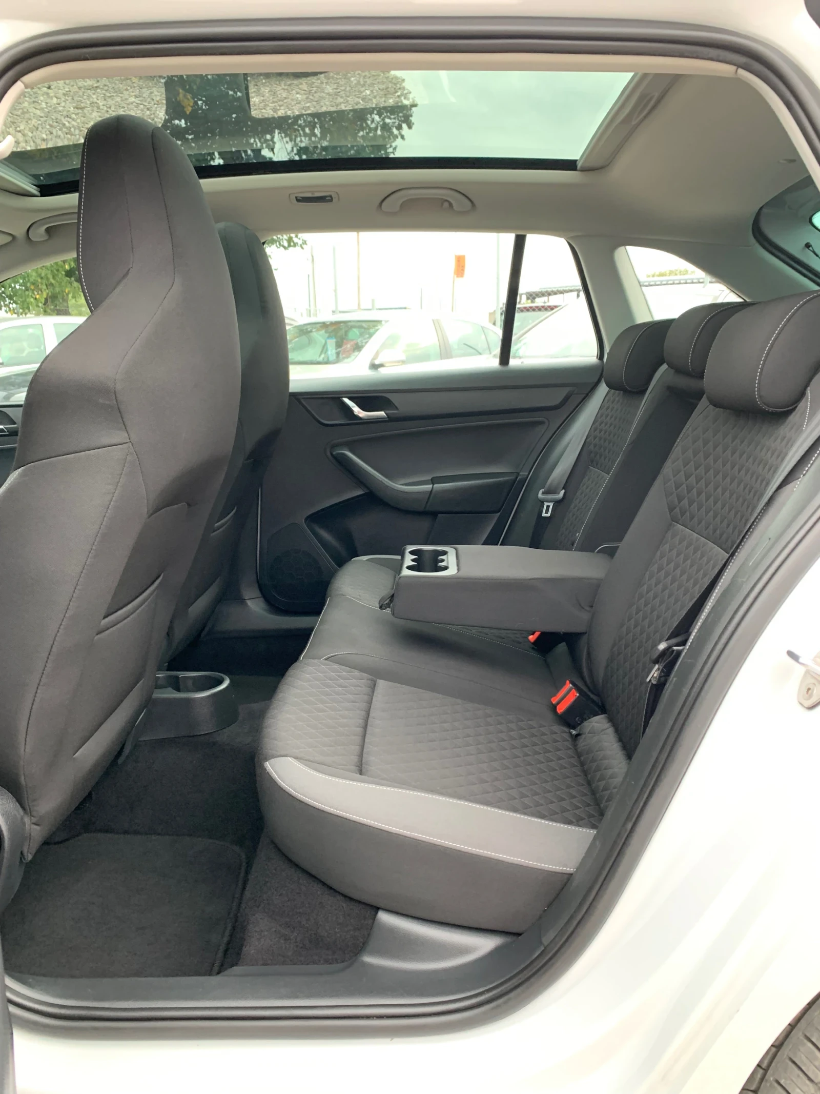 Skoda Rapid 1.6TDI Sport | Mobile.bg   6