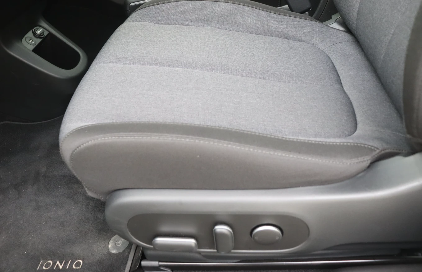 Hyundai Ioniq 5 Core 58 kWh, снимка 13 - Автомобили и джипове - 53784728