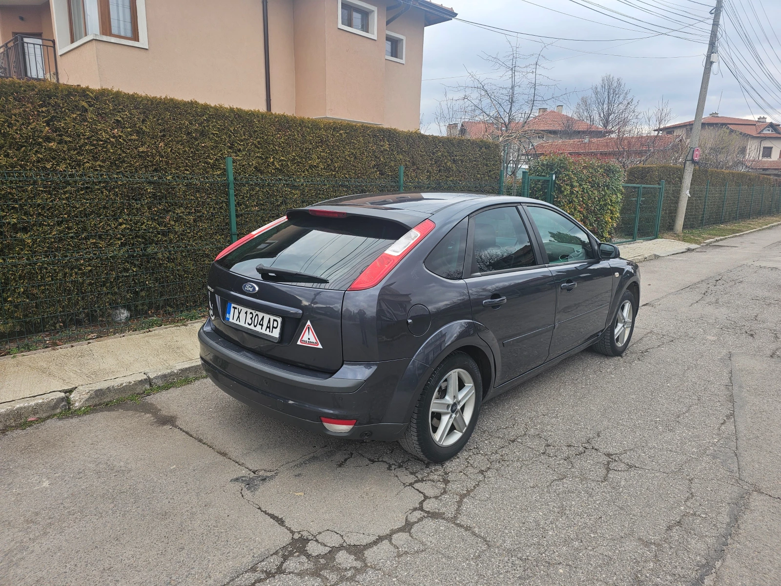 Ford Focus 1.6Газ-инж-Гаражен, снимка 7 - Автомобили и джипове - 53882385