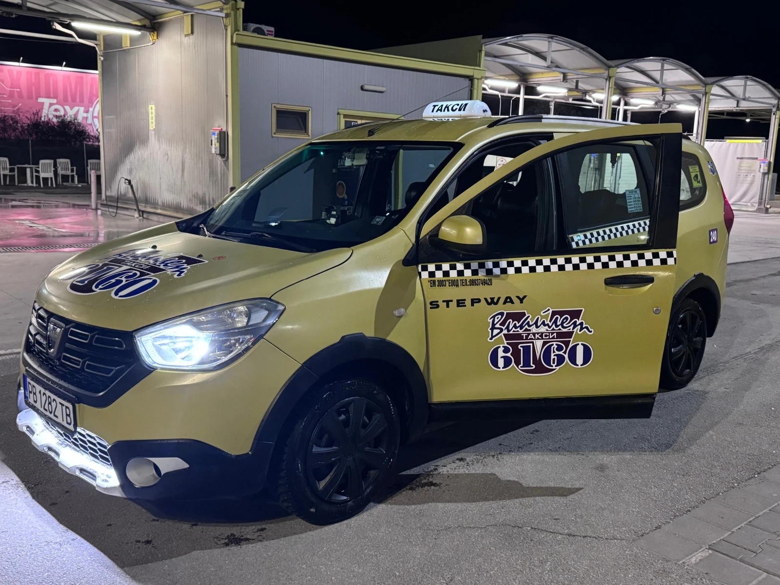 Dacia Lodgy Stepway, снимка 2 - Автомобили и джипове - 54136436