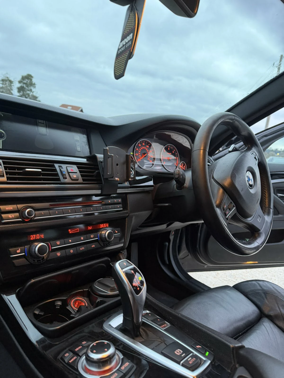 BMW 520 NAVI M PACK, снимка 8 - Автомобили и джипове - 54195905