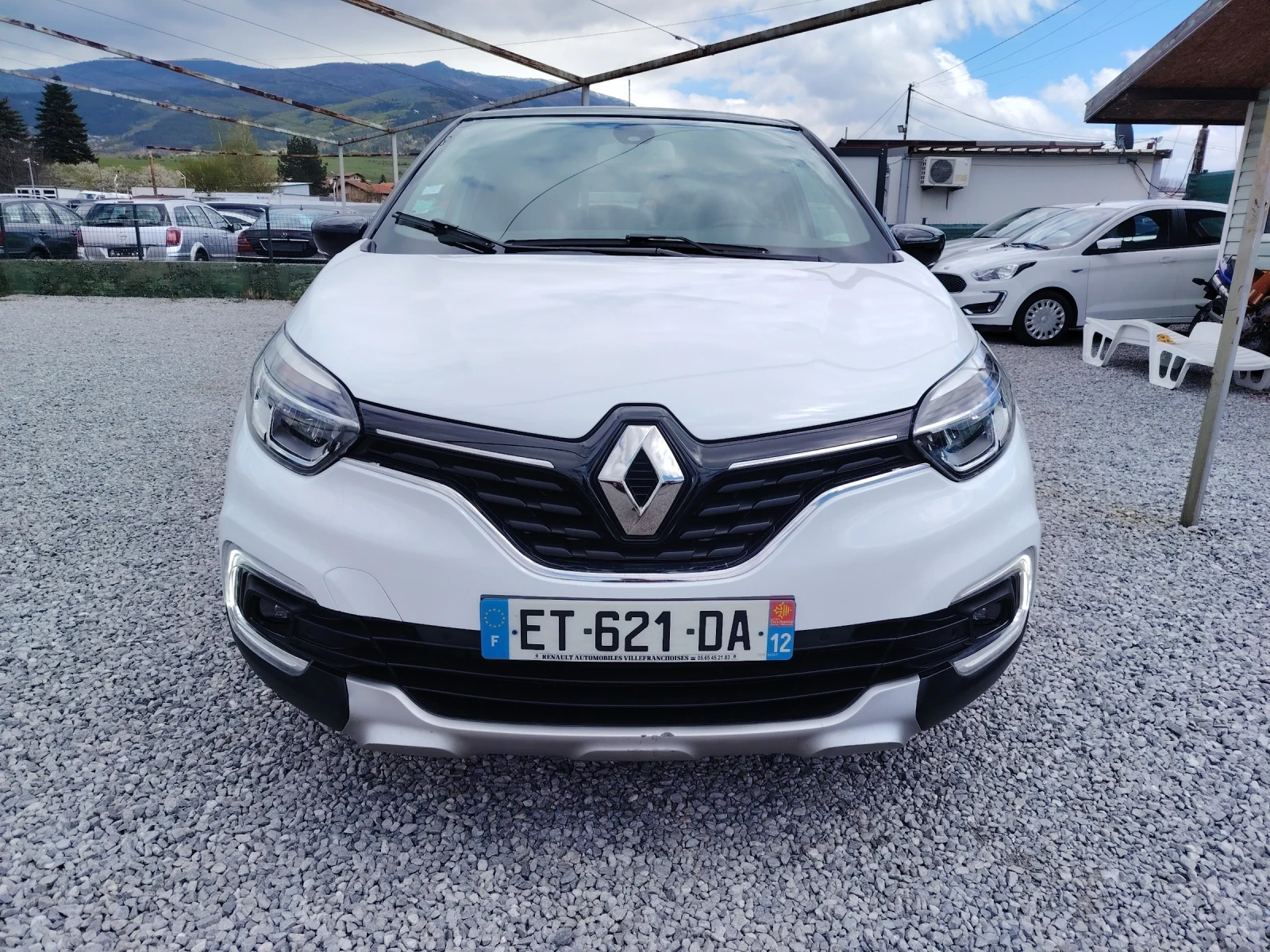 Renault Captur 1.2T Avtomat 78km, снимка 2 - Автомобили и джипове - 54400558