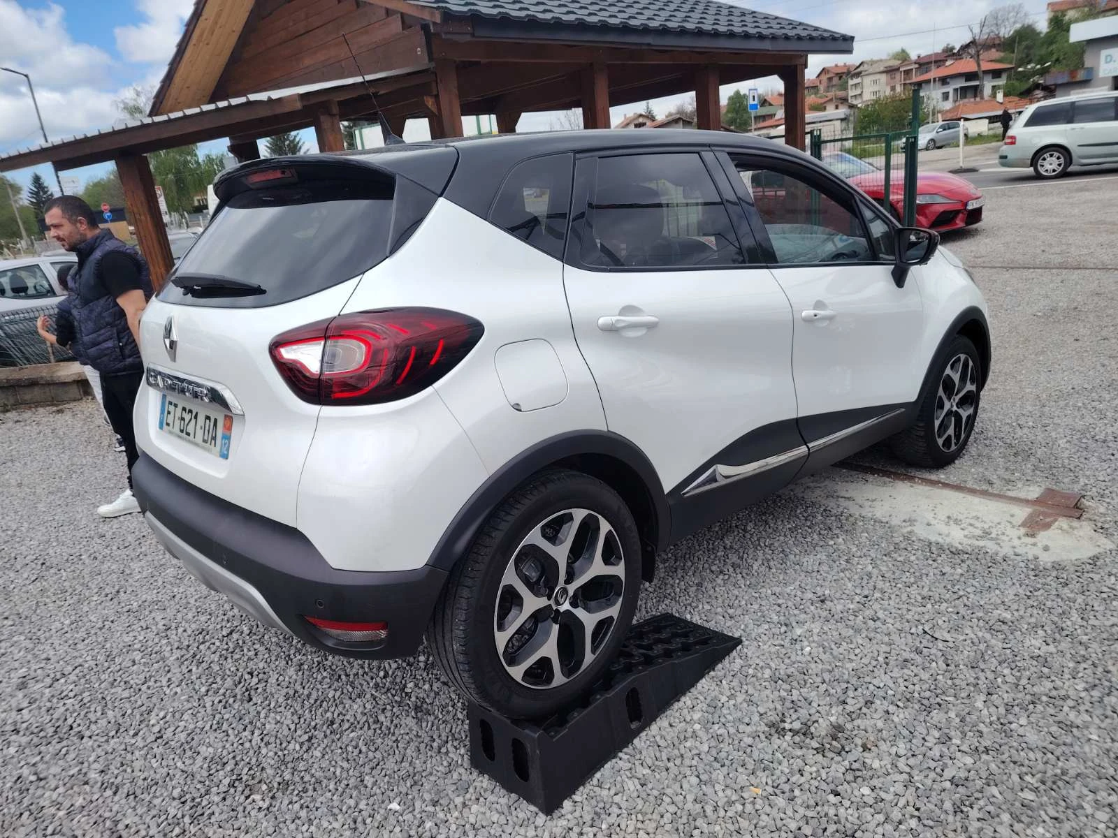 Renault Captur 1.2T Avtomat 78km, снимка 14 - Автомобили и джипове - 54400558