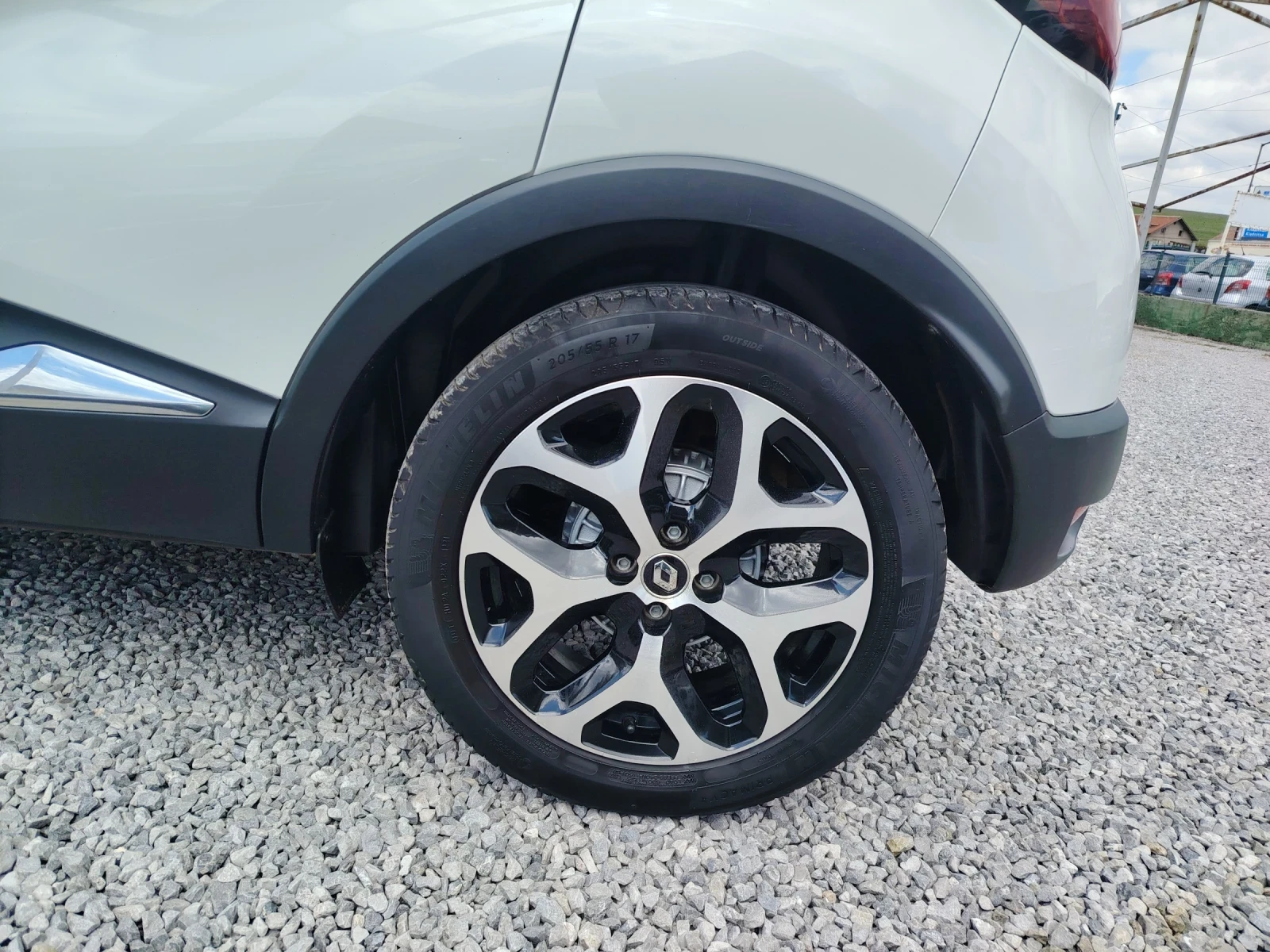 Renault Captur 1.2T Avtomat 78km, снимка 13 - Автомобили и джипове - 54400558